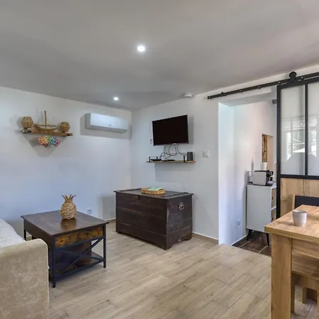 Casita Rossignol בית נופש Puimisson