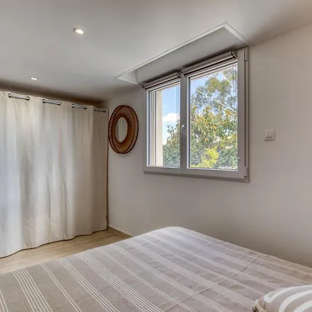 Casita Rossignol בית נופש