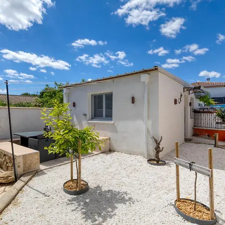 Casita Rossignol בית נופש